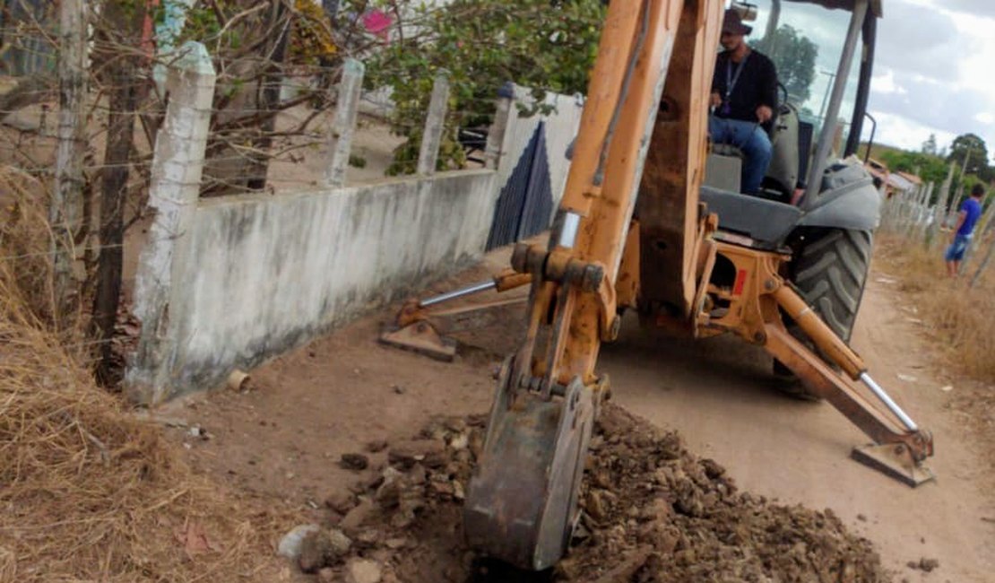 Prefeitura de Limoeiro de Anadia inicia obra para garantir abastecimento d’água em comunidade rural