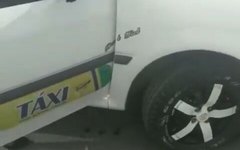 Táxi envolvido no acidente em Barra de Santo Antônio