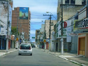 Mulher sai de casa com dois filhos pequenos e não retorna