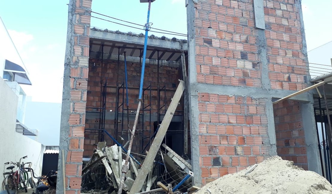 Cinco pessoas ficam feridas em desabamento de laje no Antares
