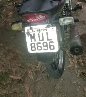 Motocicleta com queixa de roubo é recuperada no Centro de Arapiraca