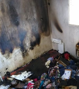 Incêndio destrói cômodo de residência em União dos Palmares