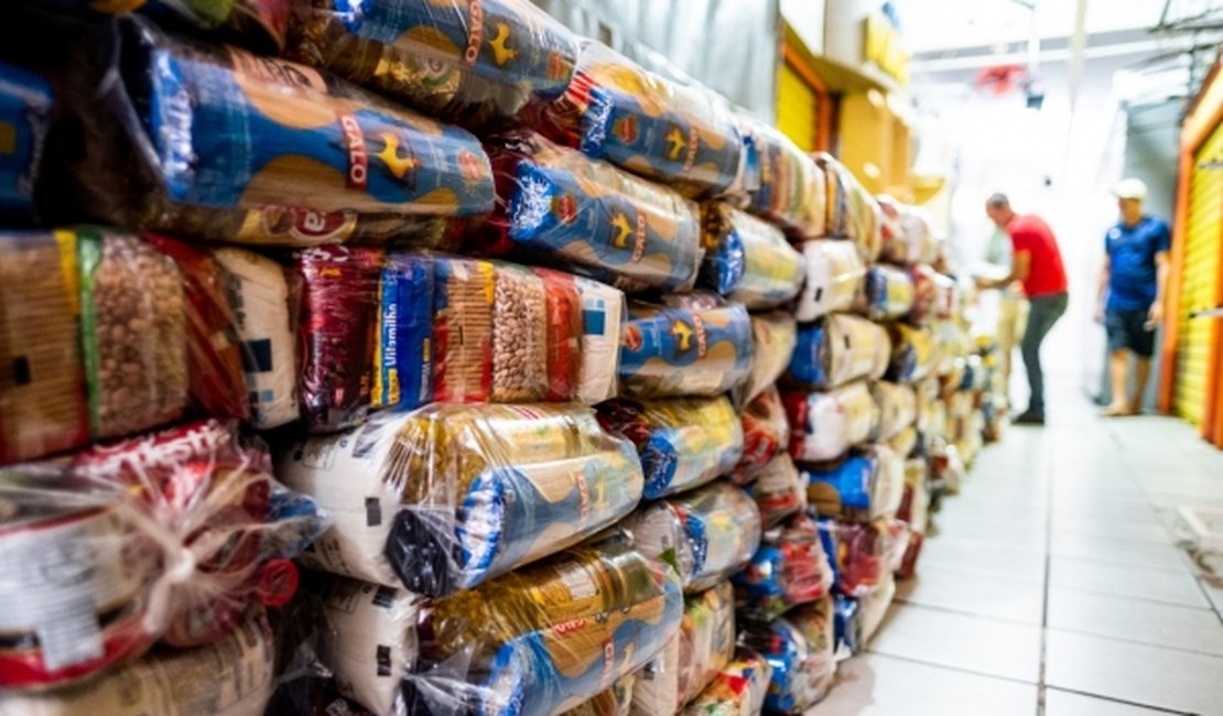 Governo inicia distribuição de duzentas mil cestas básicas até a próxima semana