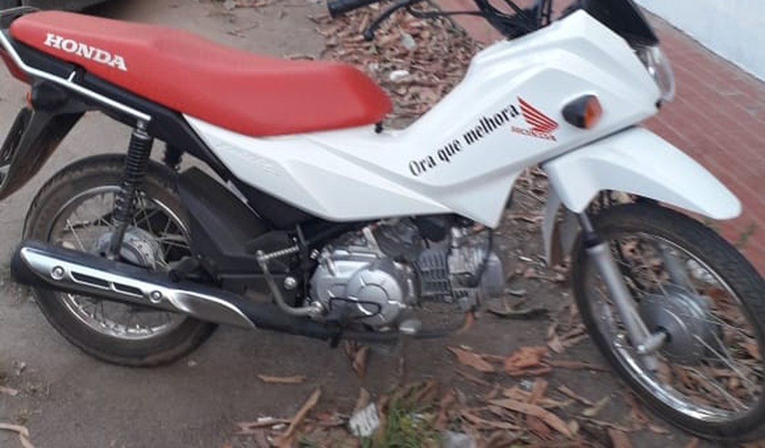 Polícia recupera motocicleta roubada em Arapiraca