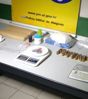 Polícia apreende R$ 30 mil em cocaína e 70 munições em operação na Grota do Rafael