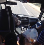 Ônibus e vans complementares saem lotados de Maceió com destino ao interior