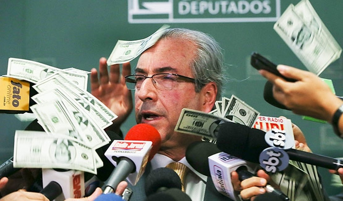 Jovem que jogou 'dólar' em Cunha tem ação suspensa