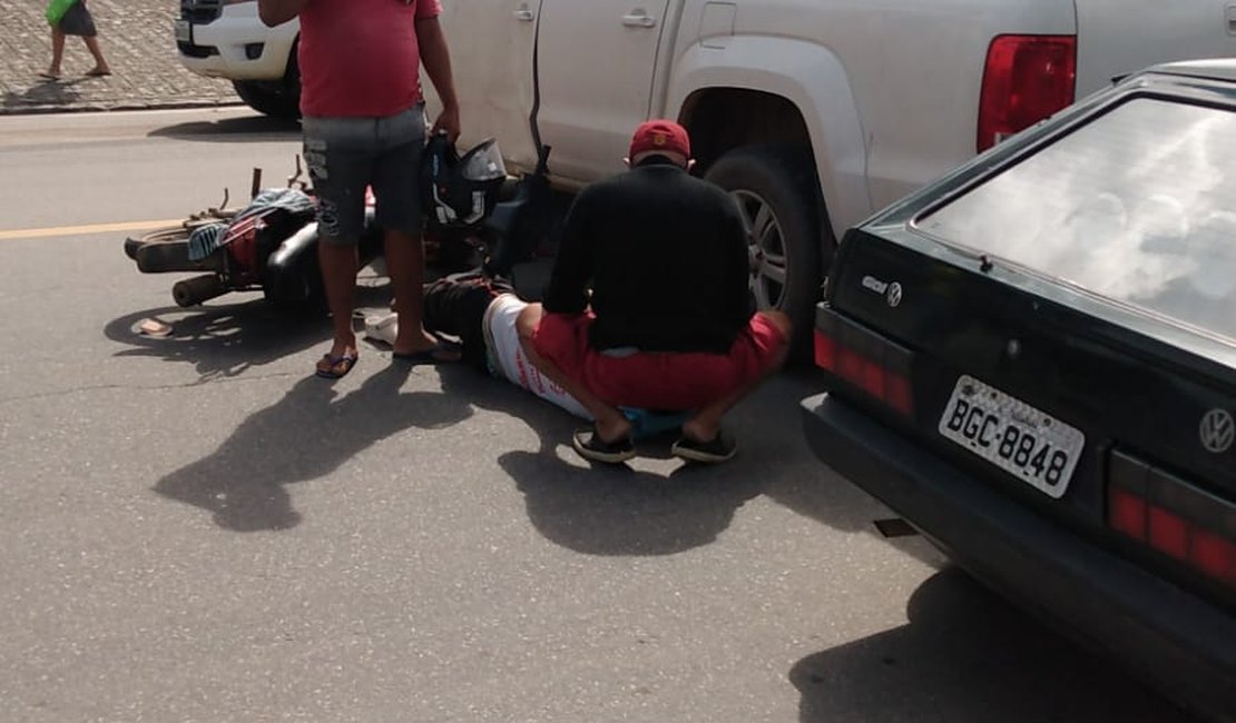 Acidente entre caminhonete e moto é registrado em trecho urbano de Arapiraca