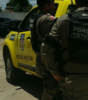Homem suspeito de tráfico é preso em flagrante no bairro da Pajuçara