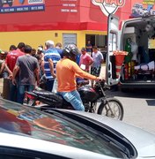 Colisão entre moto e bicicleta deixa mulher ferida em Arapiraca