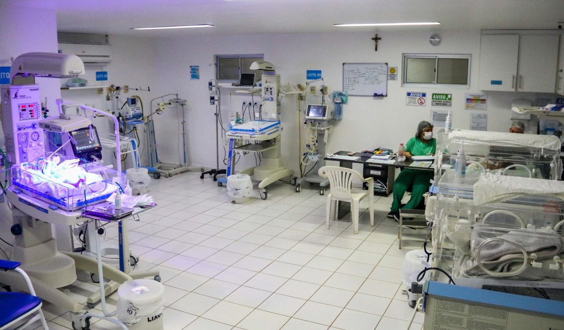 Aluna sobrevivente de atropelamento em Serra de Pias aguarda cirurgia em Coruripe