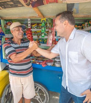 Renan Filho visita eleitores em carreata pelo Litoral Sul de Alagoas