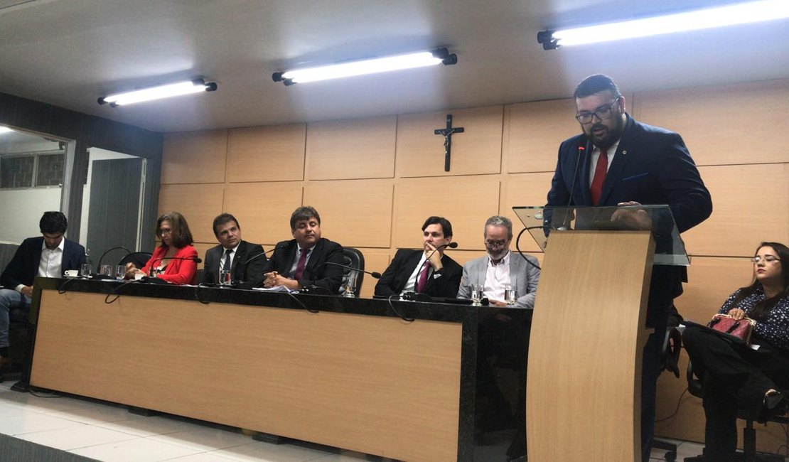 Câmara de Arapiraca debate sobre golpe do falso diploma