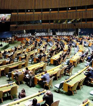 ONU aprova resolução que condena invasão russa na Ucrânia