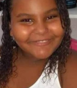 Primeira criança morta por bala perdida em 2020 no Rio é enterrada