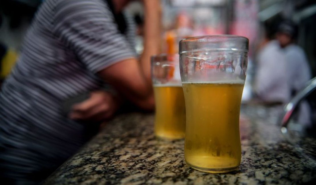 Saiba os perigos do consumo de bebidas alcoólicas na quarentena
