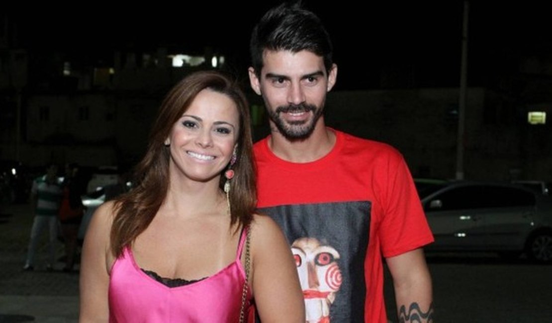Radamés terminou noivado com Viviane Araújo pelo celular