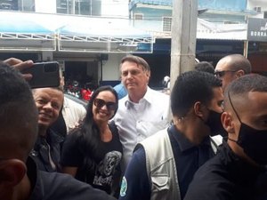 Bolsonaro: 'Entre eu e a vacina tem a Anvisa, que alguns não querem respeitar'