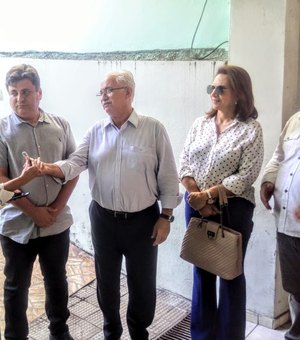 Presidente entrega ao prefeito as chaves do antigo prédio da Câmara Municipal de Arapiraca