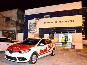 Homem embriagado provoca acidente na Ponta Grossa, em Maceió