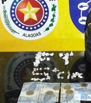 Suspeito de tráfico de drogas é preso com 40 pedras de crack e dinheiro