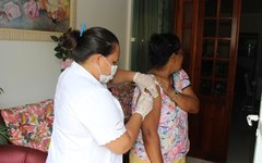 Prefeitura de Porto Calvo promove vacinação em domicílio