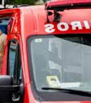 Capotamento de caminhão deixa uma pessoa morta e outras duas feridas em Limoeiro