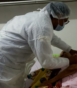 Em Maceió, 99,04% dos idosos acamados já foram vacinados