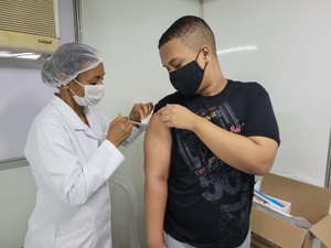 São Luís do Quitunde começa vacinar adolescentes de 15 anos