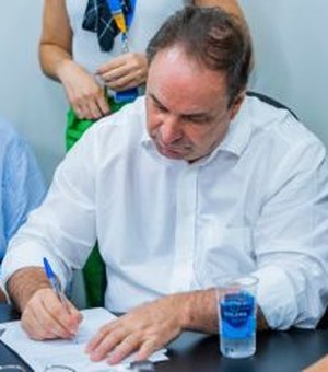 Prefeito Luciano Barbosa libera duas folhas no rateio do Fundeb aos profissionais da Educação