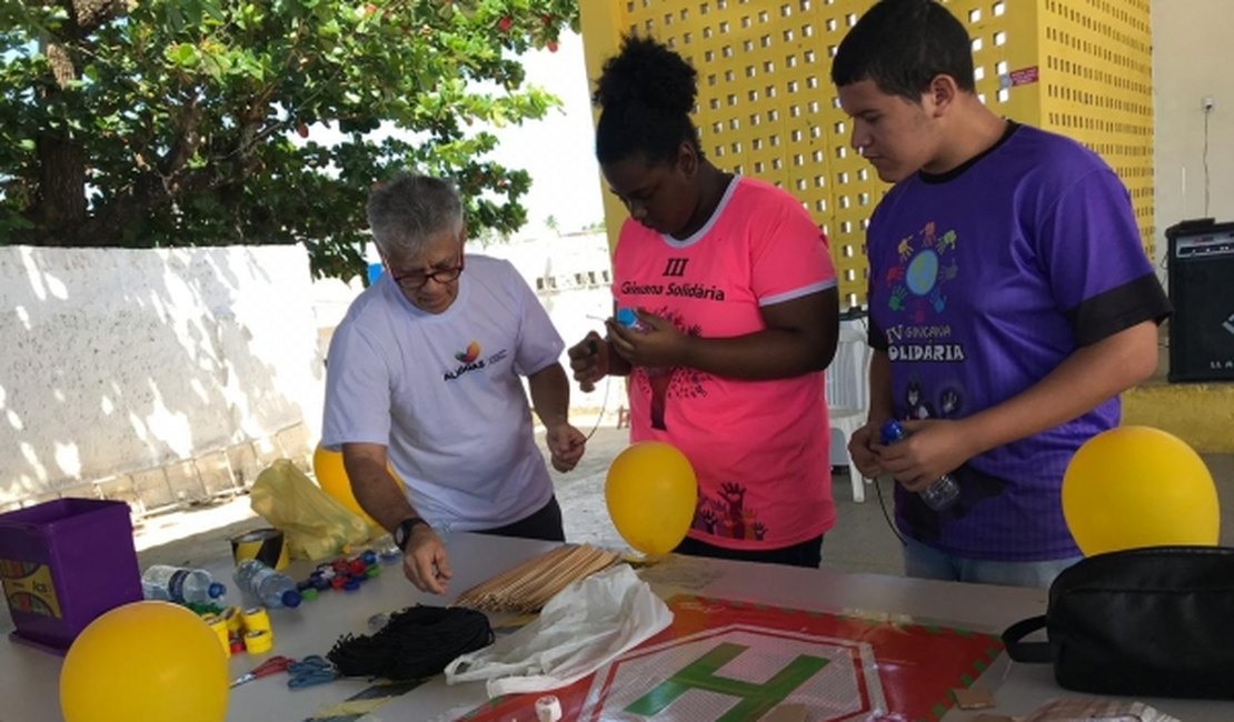 Secti realiza oficinas de iniciação à robótica nas escolas de Alagoas