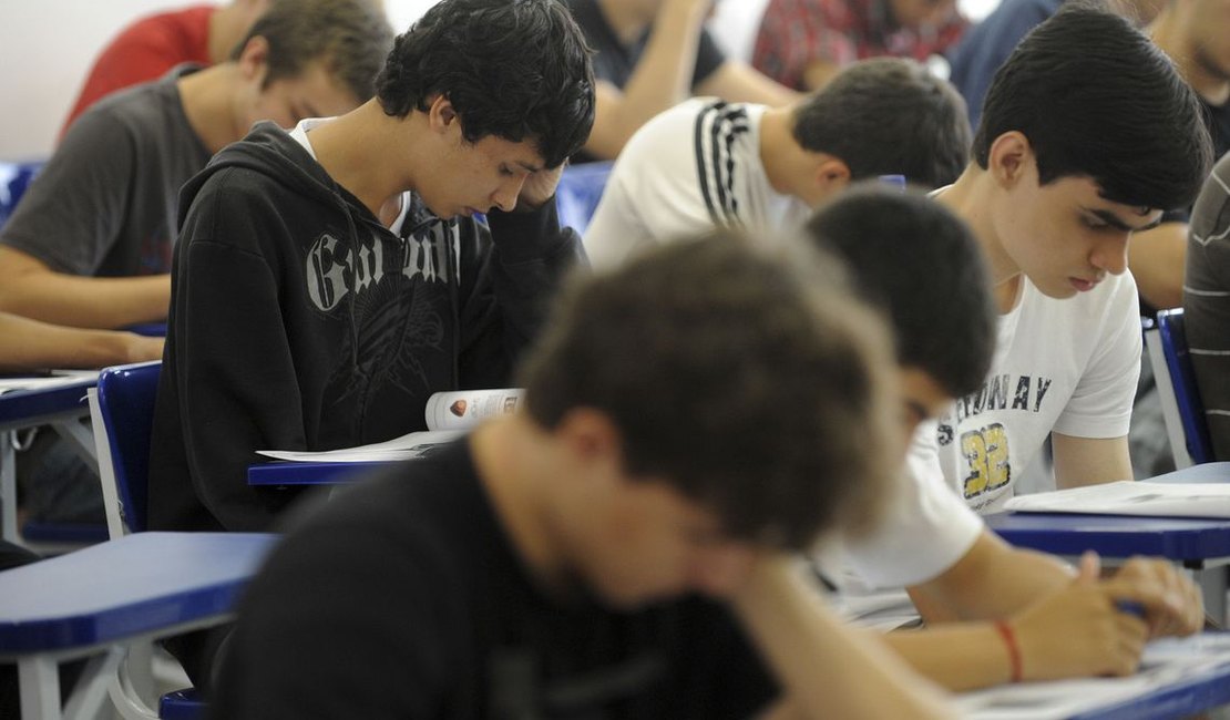 MEC prepara material para explicar nova política de alfabetização