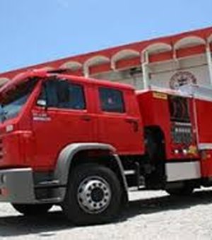 Bombeiros são acionados para incêndio em fábrica de fogos em Murici