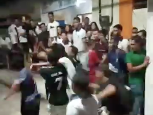 Estudantes de escola estadual de Junqueiro se envolvem em briga generalizada em frente à instituição