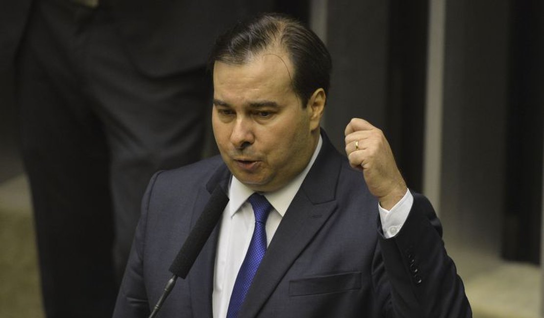 'O governo não pode terceirizar sua responsabilidade', critica Maia