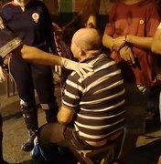 Grupo espanca homem em saída de bar no Alto do Cruzeiro