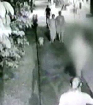 Vídeo mostra momento que agente da Guarda Municipal atira em condomínio em Maceió
