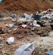 Vídeo: Moradores acumulam lixo e restos de animais em rodovia de Arapiraca 