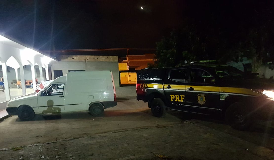 Motorista é preso pela PRF com veículo adulterado em Palmeira dos Índios