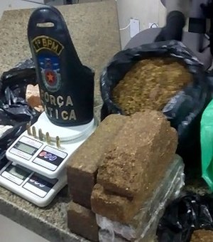 Adolescente é apreendido com 4kg de maconha e munições em Maceió