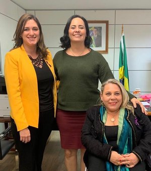 Fabiana Pessoa visita Secretaria Nacional de Políticas para a Mulher 