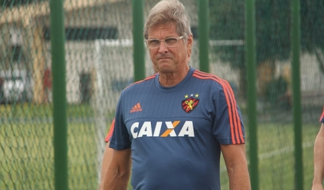 Osvaldo Oliveira é o favorito para comandar o Corinthians