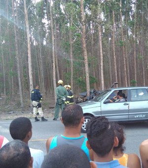 Perseguição policial deixa dois suspeitos mortos na AL-210, em Atalaia 