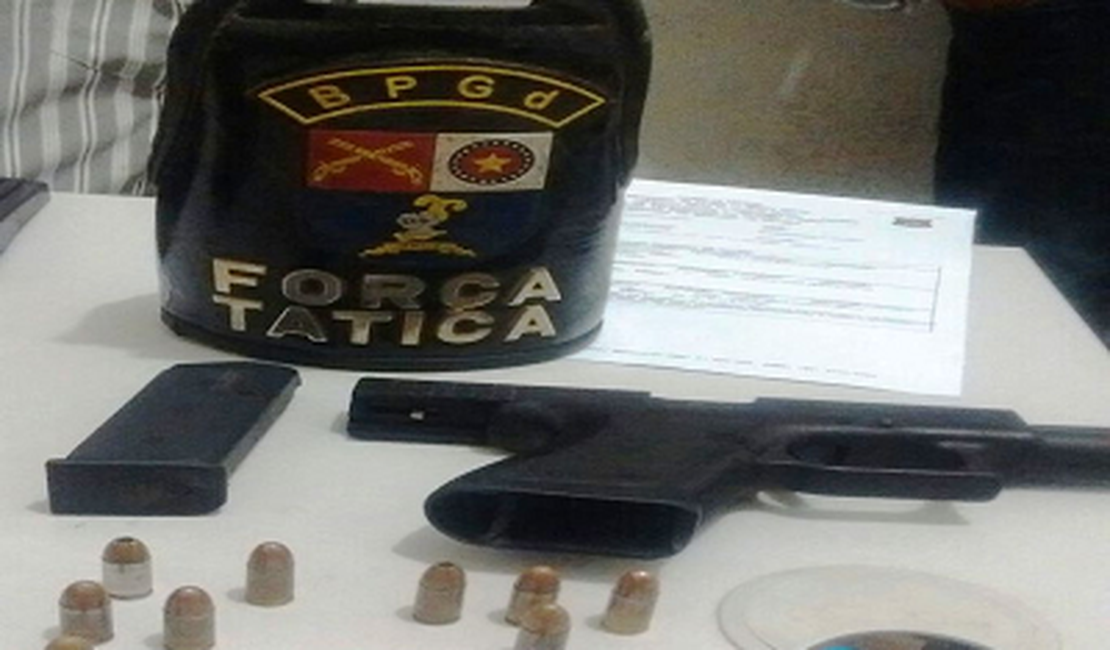 Força Tática prende jovem em posse de pistola com 10 munições intactas