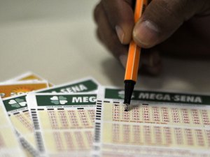 Mega-Sena acumula e prêmio vai a R$ 6,5 milhões; veja os números sorteados