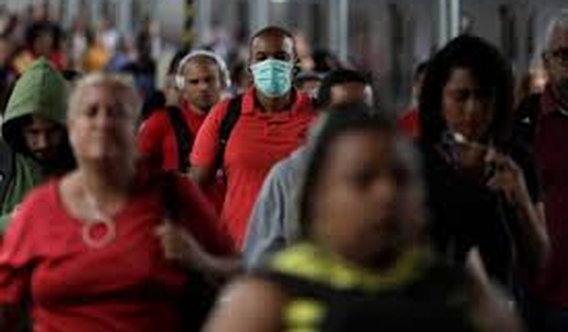 Estados ignoram alta de casos e UTIs cheias e reabrem economias