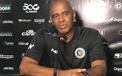 Moisés Lima Neto comandou o time do ASA, em virtude da suspensão de Maurílio Silva