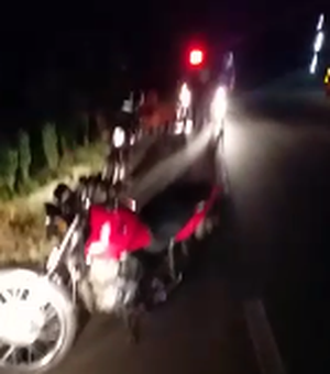 [Vídeo] Acidente entre duas motocicletas é registrado na AL 115