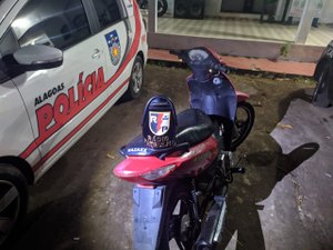 Polícia recupera motocicleta roubada nas proximidades do 'Cabaré Velho' em Arapiraca