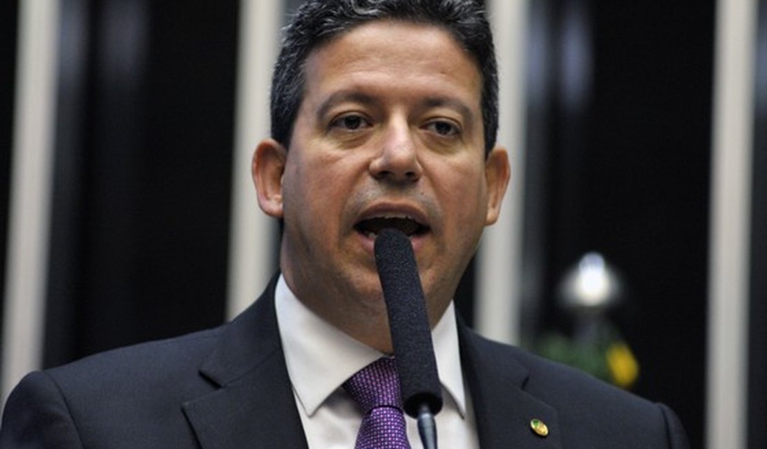 PGR denuncia Arthur Lira, líder do Centrão, por propina de R$ 1,6 milhão